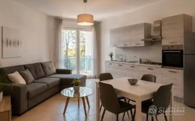 BILOCALE con BALCONE- in zona TORRE ANGELA