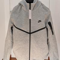 VIRALE 2026: felpa Nike  Tech Tg L Maduro fit