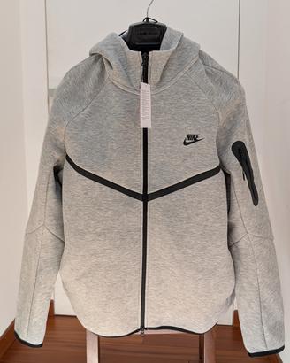 VIRALE 2026: felpa Nike  Tech Tg L Maduro fit