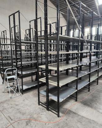 Scaffali 50 disponibili