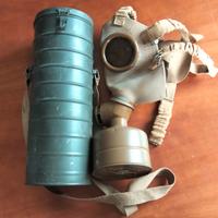 Maschera antigas Belga WW2 no elmetto 