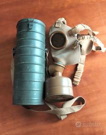 Maschera antigas Belga WW2 no elmetto 