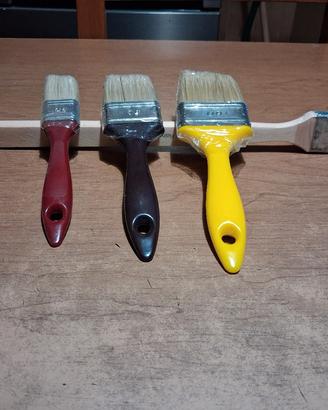 set 4 pennelli per smalto