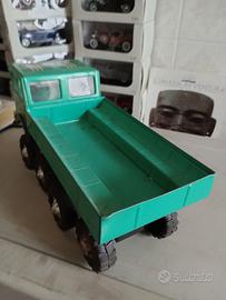 Camion metallo russo -