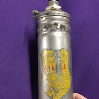 Antico estintore per auto