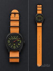 ToyWatch in Pelle
