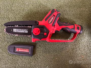 Troncarami a batteria Sandrigarden