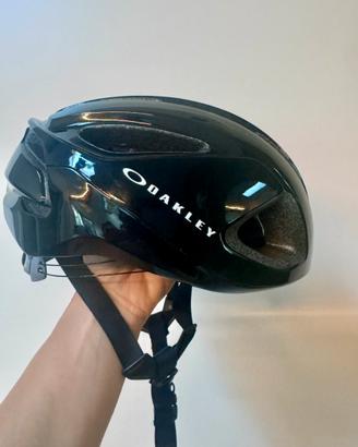 Casco Oakley Aro 3 lite Europe