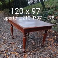 Tavolo allungabile in noce 