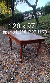 Tavolo allungabile in noce 