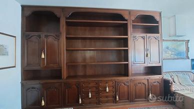 Libreria a parete in legno massello