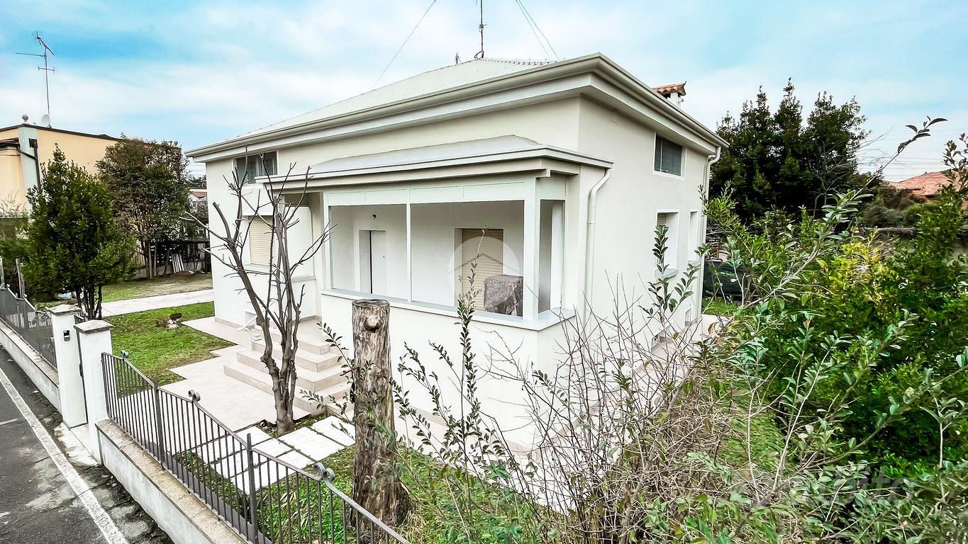 VILLA SINGOLA A CHIARI - Vista 2