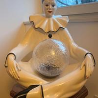 lampada vintage raffigurante Pierrot