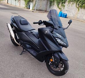 Yamaha TMax 560