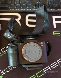 Sony A7 II Full Frame 24MP NUOVA solo 1.800 scatti