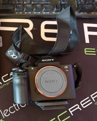 Sony A7 II Full Frame 24MP NUOVA solo 1.800 scatti