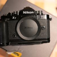 Nikon Zf Nital con grip e scheda Lexar