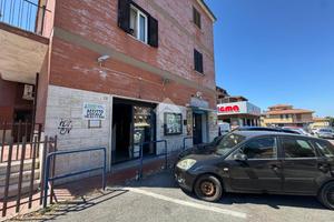 NEGOZIO A ALBANO LAZIALE