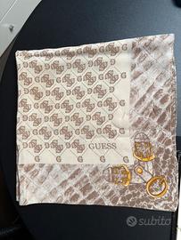Foulard Guess