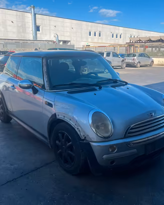 MINI Cooper R50 2004 1.4 Diesel 1ND PER RICAMBI