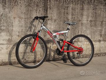 Bicicletta mountain-bike 