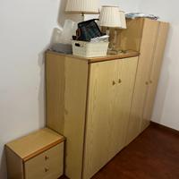Armadi e cassettiera in legno