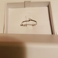 Anello con brillantino