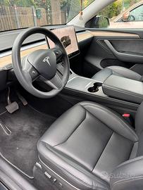 Model Y Tesla