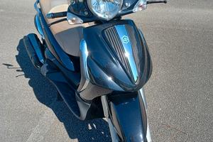 Piaggio Beverly Tourer 400 
