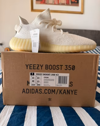 Yeezy boost 350 v2 bianche, nuove