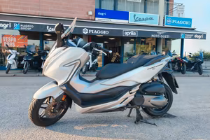 Honda Forza 300