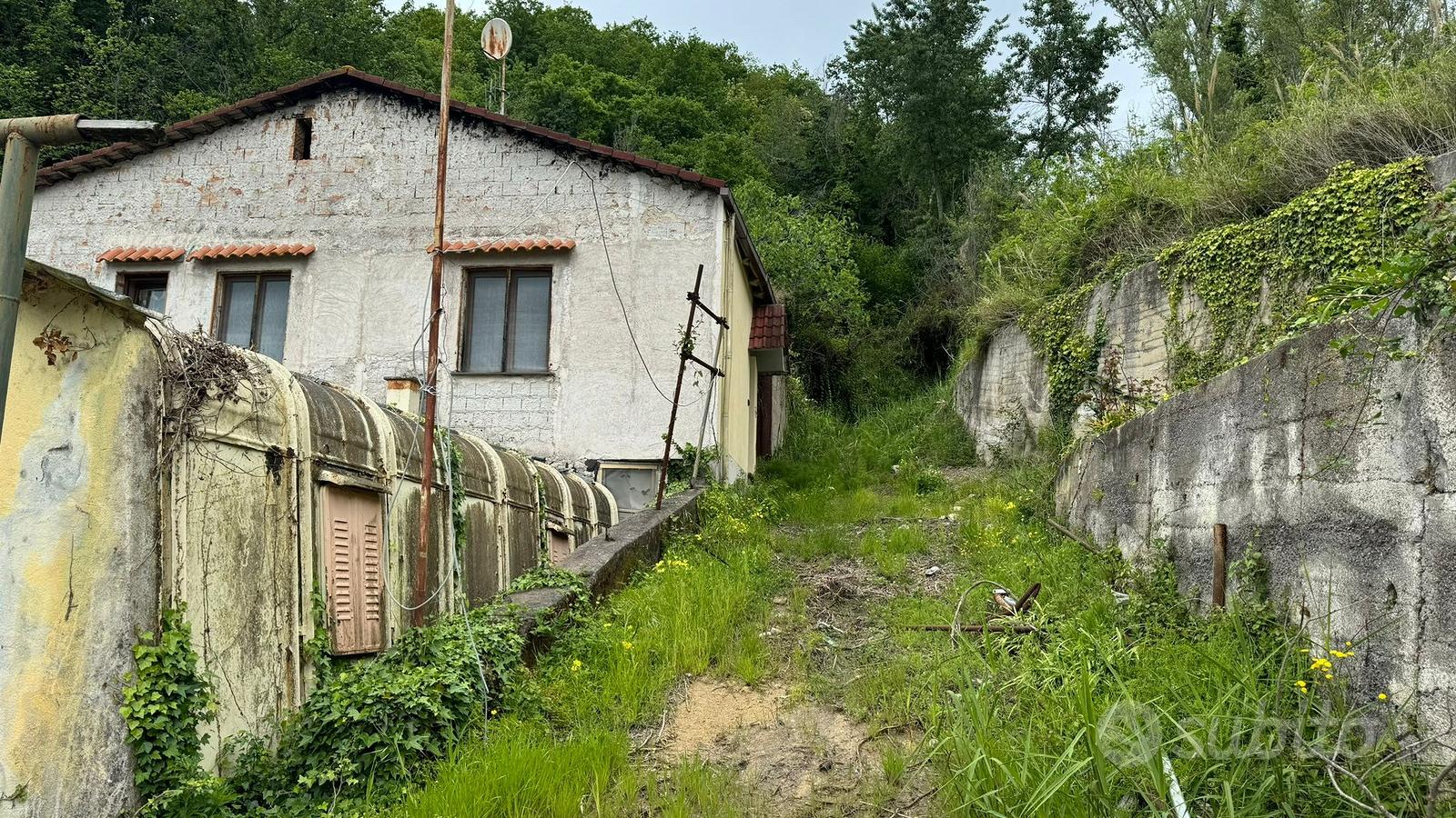 Casa con annesso terreno di 500 mq - Vista 5