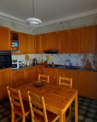 cucina fatta da falegname 