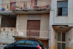 Immobile bifamiliare da ristrutturare