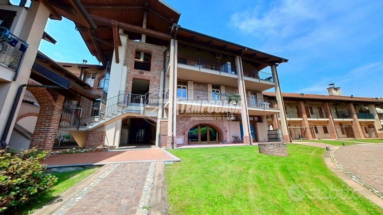 APPARTAMENTO CON ASCENSORE NEL CUORE DEL VILLAGGIO - Vista 3
