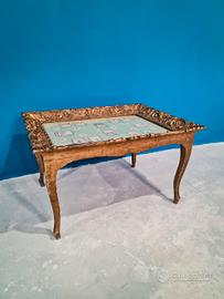 Antico Tavolino con Incisioni