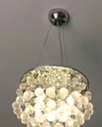 Lampadario imoderno in cristallo a sospensione