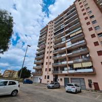 Taranto 2 Via Doride 4 vani doppi servizi p.a