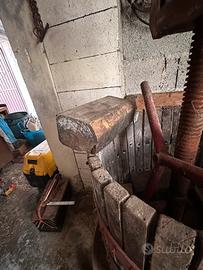 Torchio e pigiatrice deraspatrice