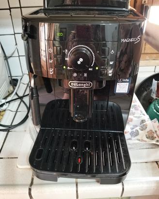 macchina del caffè Delonghi