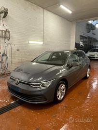 VOLKSWAGEN Golf 1.0 eTSI EVO DSG Life