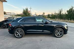 Audi Q8  S-Line