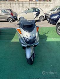 Yamaha Majesty 400 Benzina