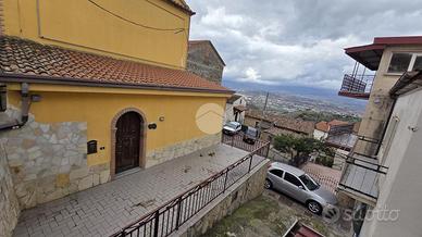 2 LOCALI A CASTIGLIONE COSENTINO