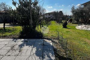 3 LOCALI A CAPRIANO DEL COLLE