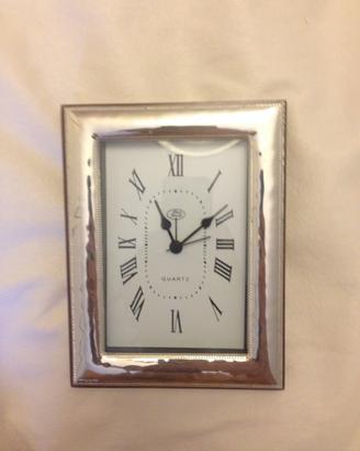Orologio sveglia da tavolo in argento