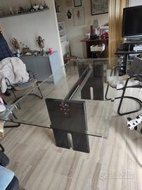 Tavolo 8 posti in vetro