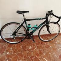 Bici da corsa Bianchi in Carbonio. 