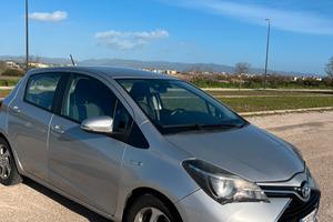 Toyota Yaris 1.5Hybrid-2016-cambio automatico