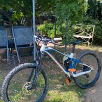 Mondraker superfoxy carbon r